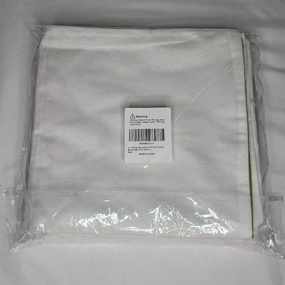 New Set of 4 Grinch Max Christmas Pillow Covers 18x18 Whoville Grinches Grinchy - Picture 10 of 11